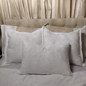 Elegant Handmade White Pillow Covers Bedding Set
